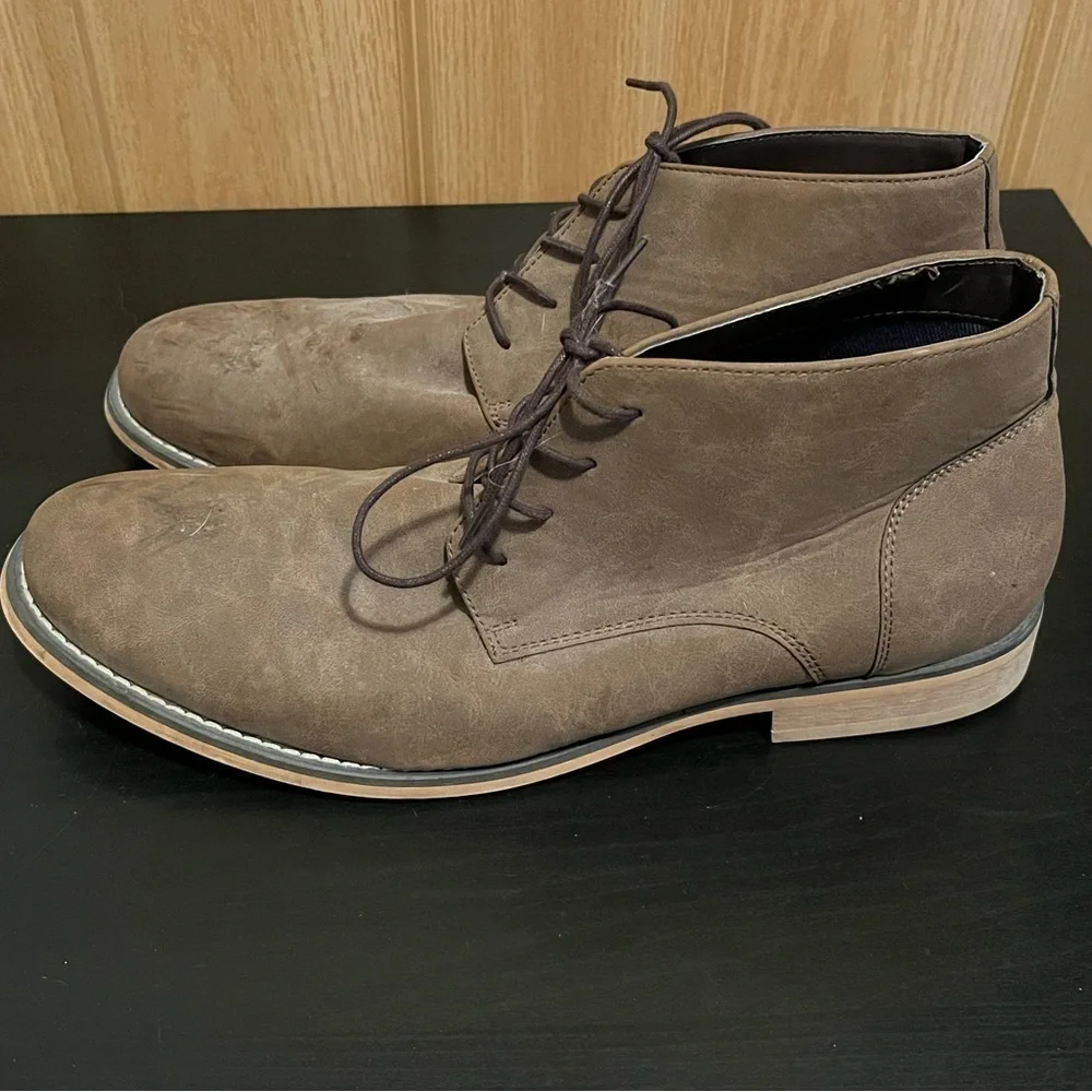 J. Ferrar Men's Chukka Dress Boots